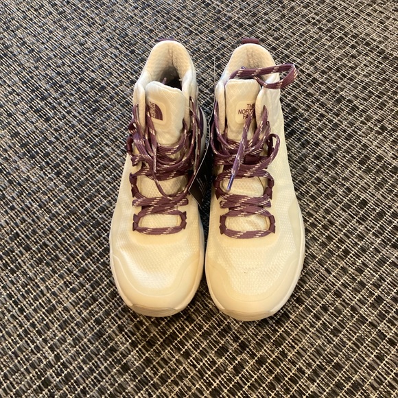 The North Face Activist Mid Futurelight Hiking Boots - Picture 5 of 8